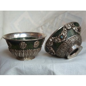 Small bowls with stone and silver